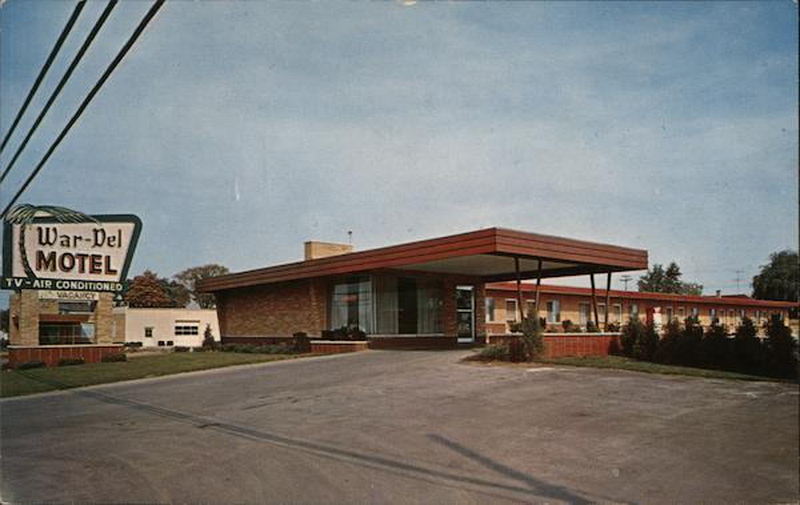 War-Del Motel - Vintage Postcard (newer photo)